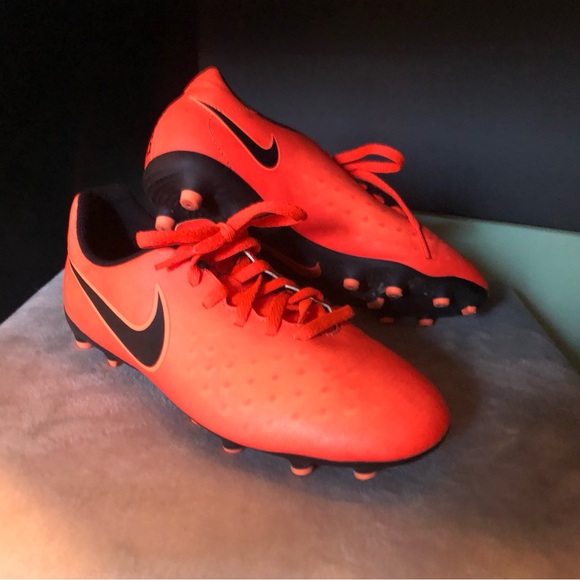 Magista Nike Youth Soccer Cleats - Picture 2 of 6
